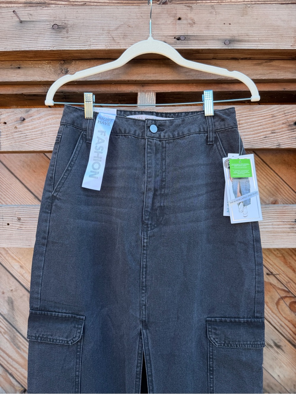 Tinseltown High-Waist Black Cargo Midi Skirt - Picture 2 of 5
